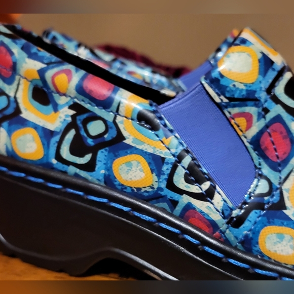 Klogs Footwear Naples Black with Geometric Pattern Nursing Shoes Size 7 - Picture 3 of 10